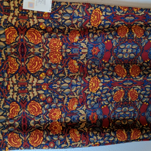 New Cassie Skirt L (14-16) - Picture 2 of 4